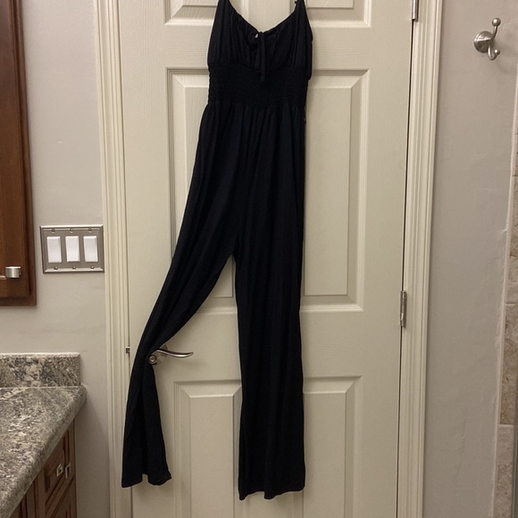 Forever21 Black jumpsuit - Picture 3 of 4